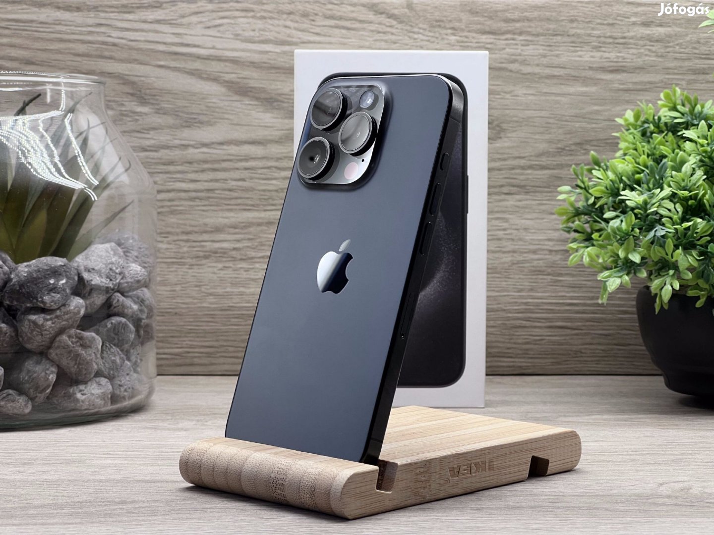 Hibátlan iPhone 15 Pro Black Titanium 256GB 2 ÉV Garanciával
