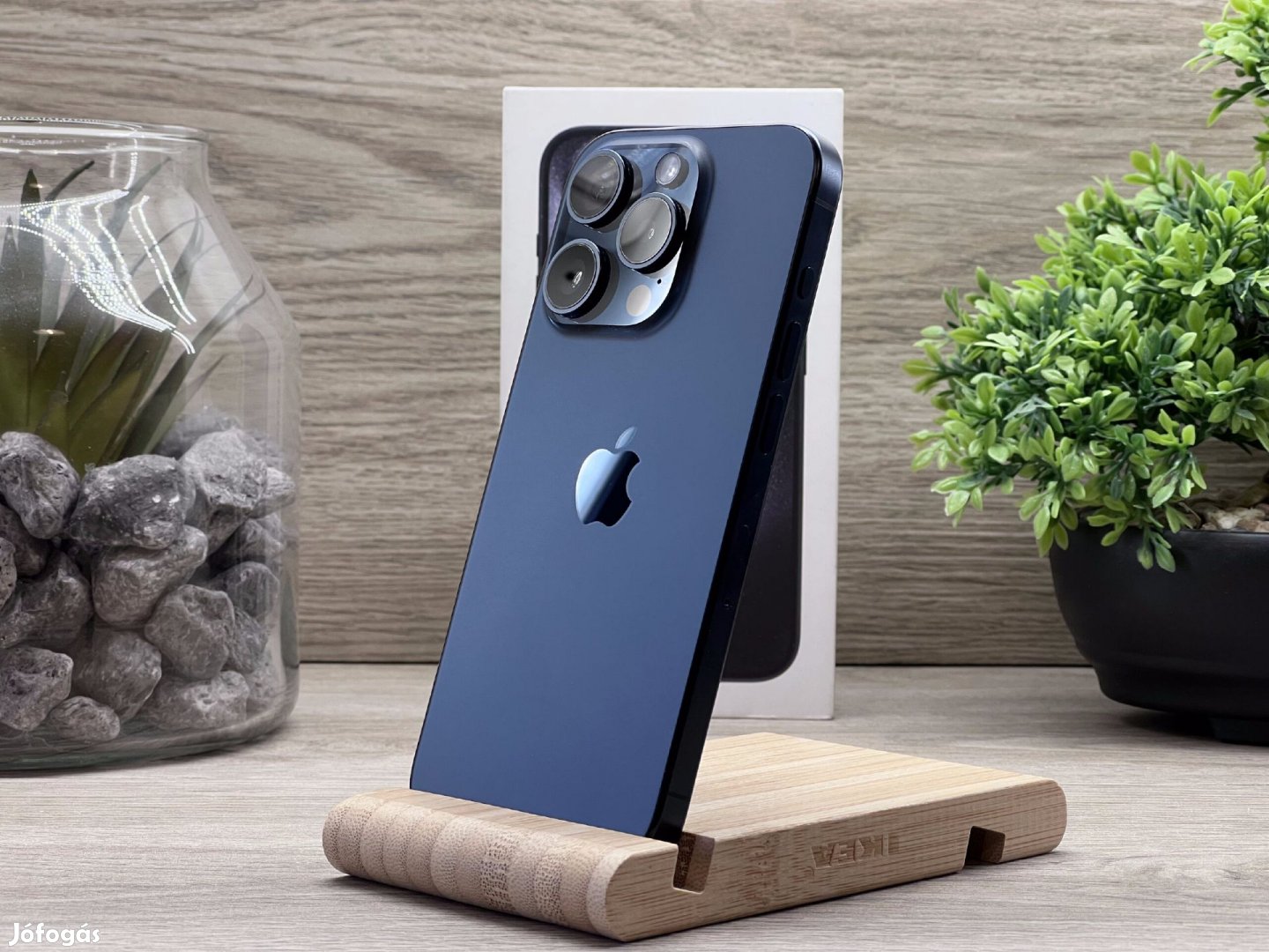 Hibátlan iPhone 15 Pro Blue Titanium 256GB 2 ÉV Garanciával