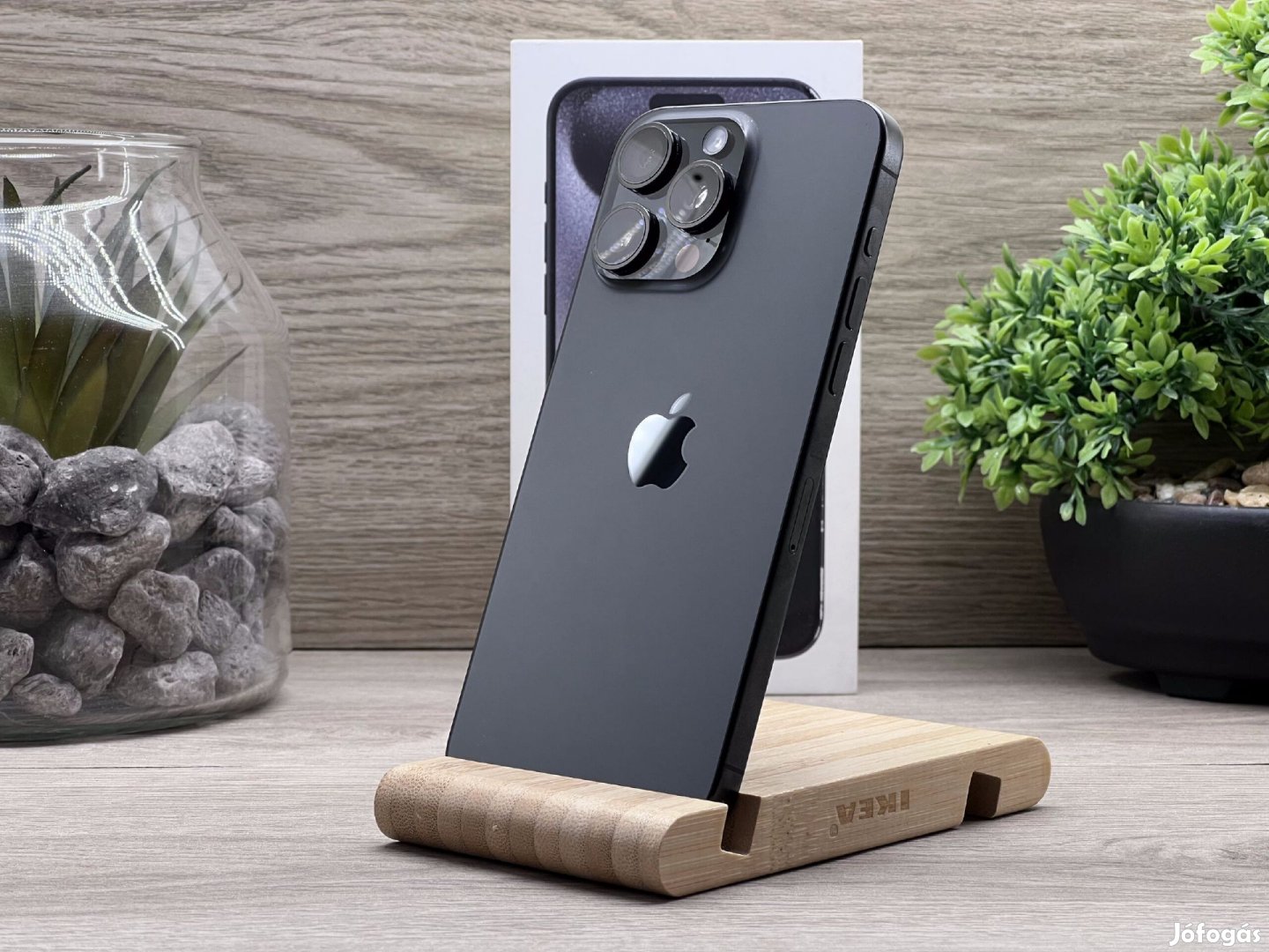 Hibátlan iPhone 15 Pro Max Black Titanium 256GB 2 ÉV Garanciával