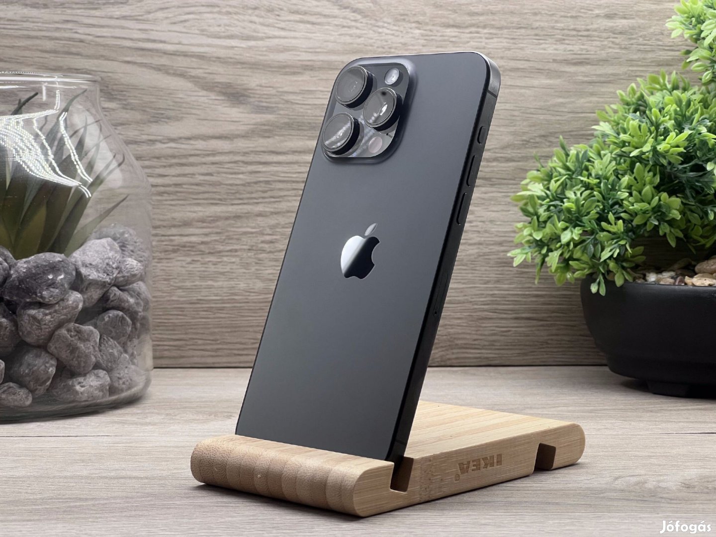 Hibátlan iPhone 15 Pro Max Black Titanium 256GB 2 ÉV Garanciával