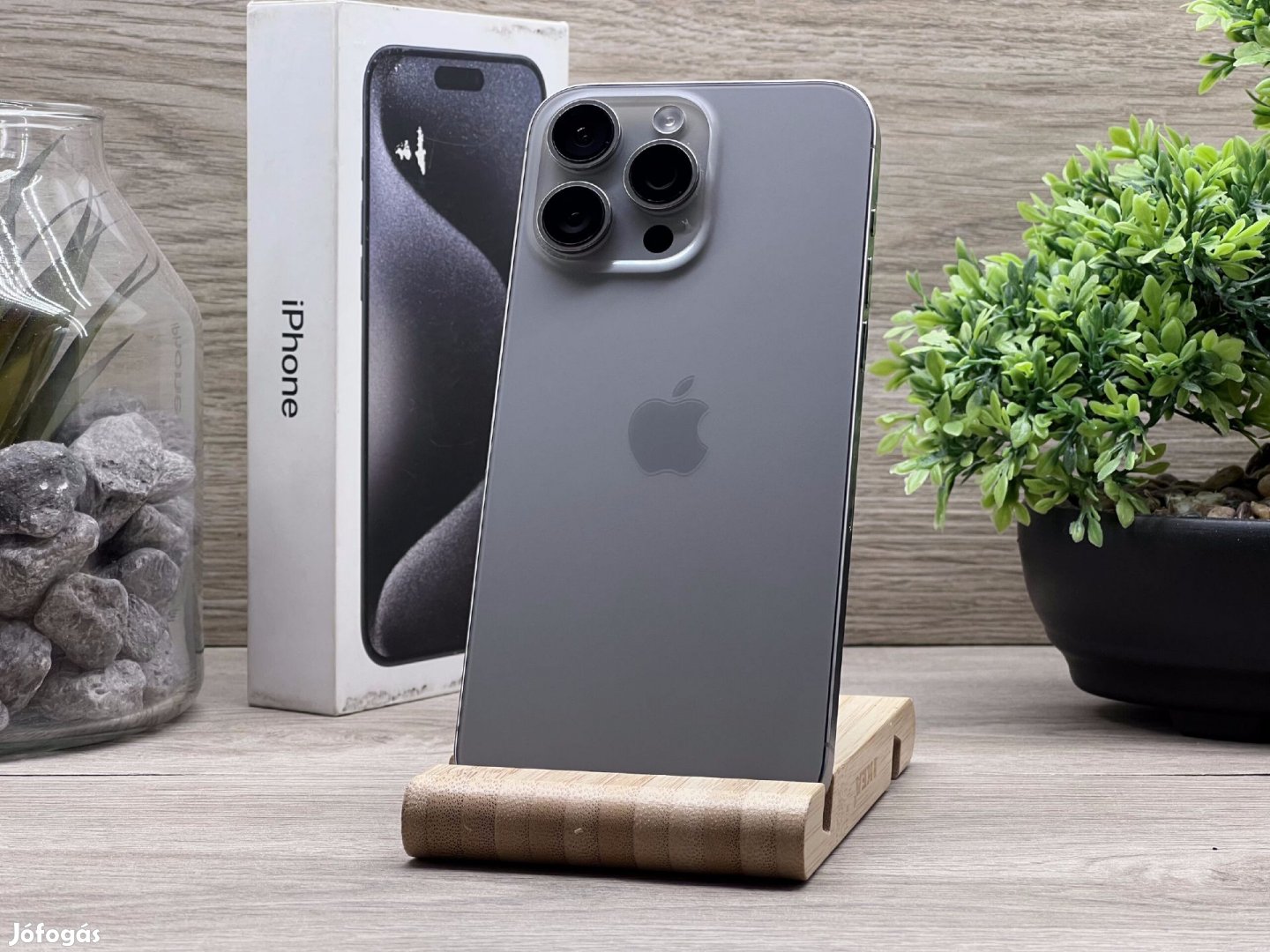 Hibátlan iPhone 15 Pro Max Natural Titanium 256GB 2 ÉV Garanciával