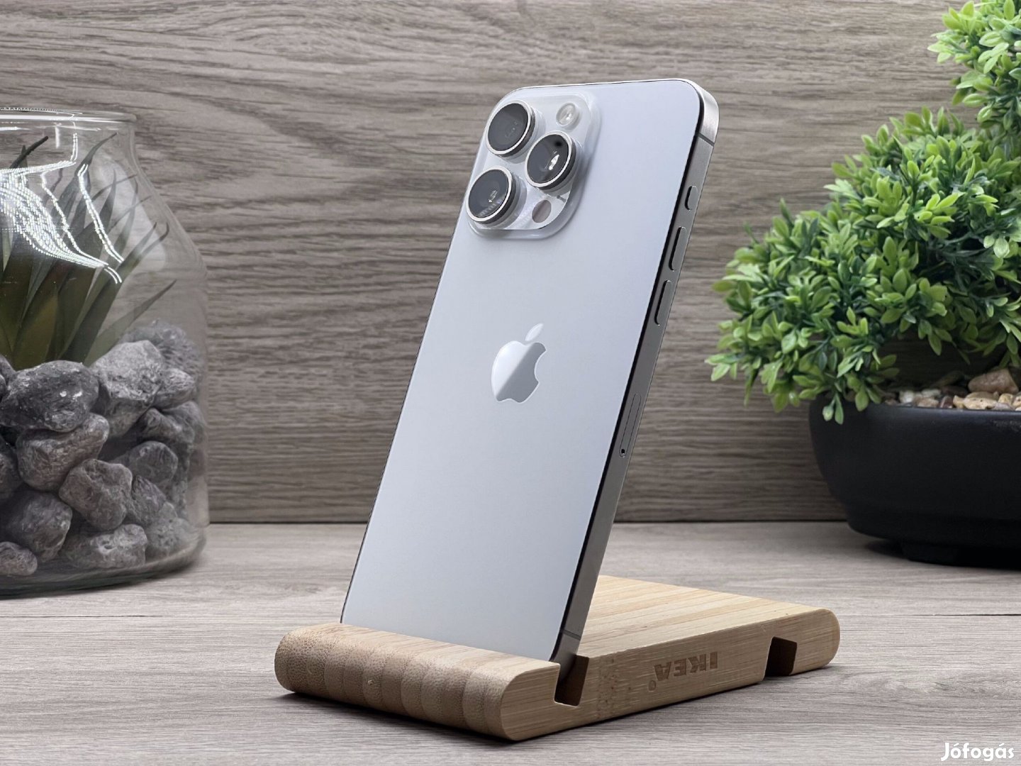 Hibátlan iPhone 15 Pro Max White Titanium 256GB 2 ÉV Garanciával