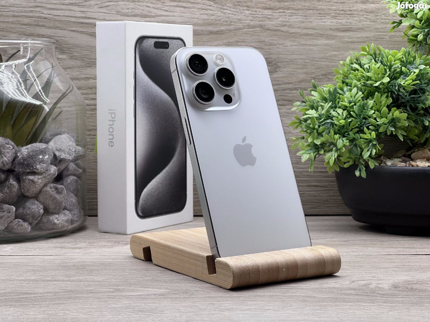 Hibátlan iPhone 15 Pro White Titanium 256GB 2 ÉV Garanciával
