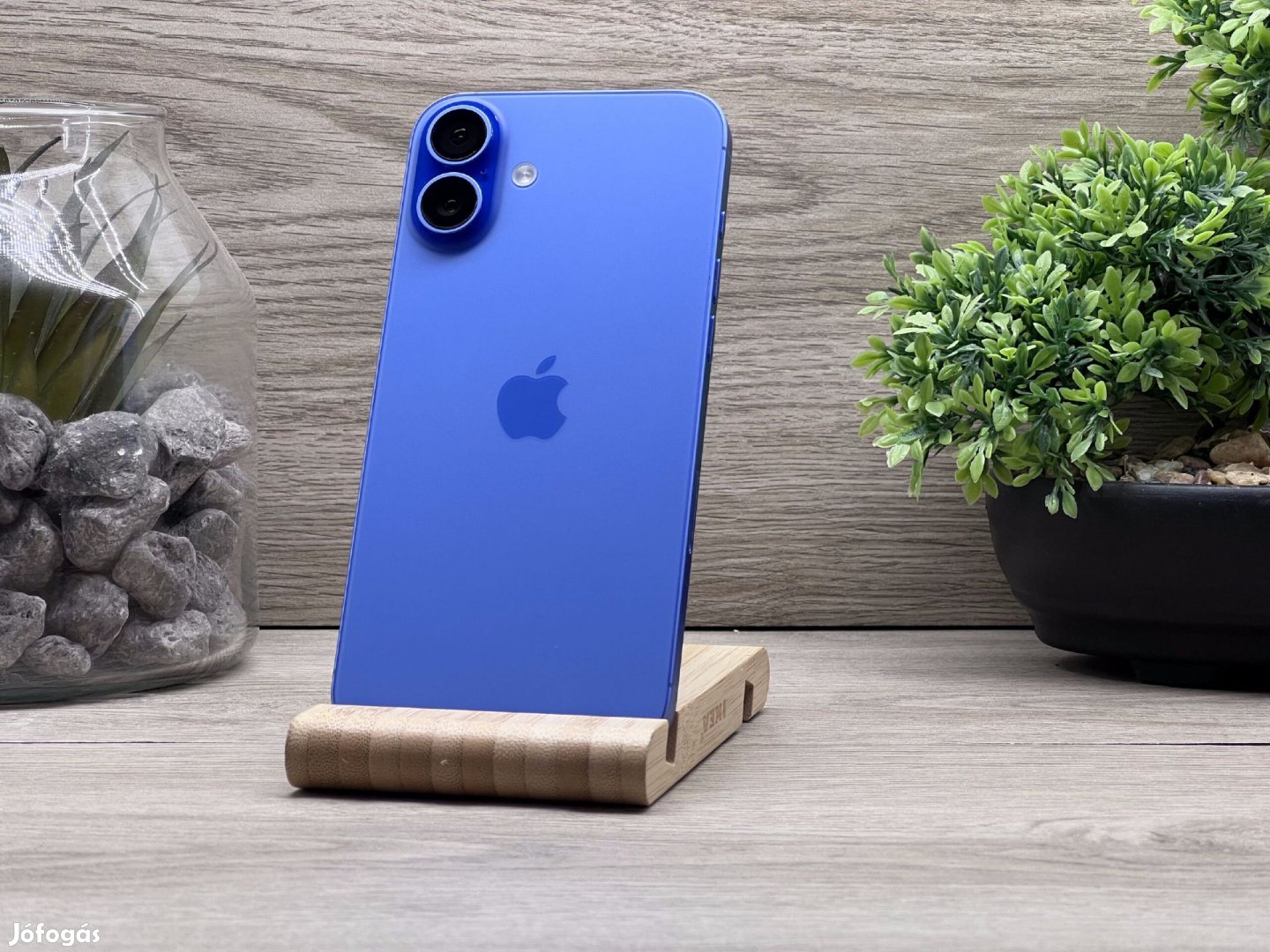 Hibátlan iPhone 16 Plus Ultramarine 128GB 2 ÉV Garanciával Számlával