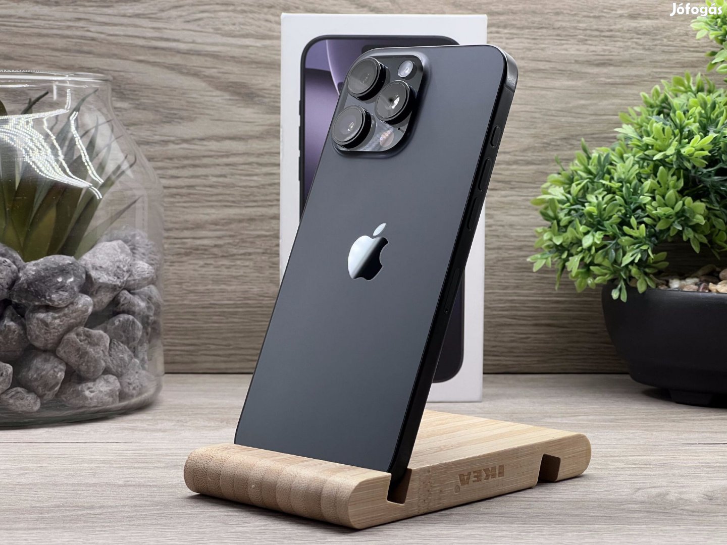 Hibátlan iPhone 16 Pro Max Black Titanium 256GB 2 ÉV Garanciával