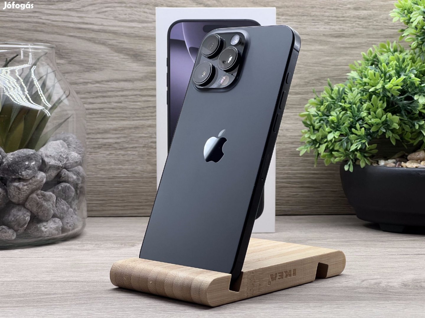 Hibátlan iPhone 16 Pro Max Black Titanium 256GB 2 ÉV Garanciával
