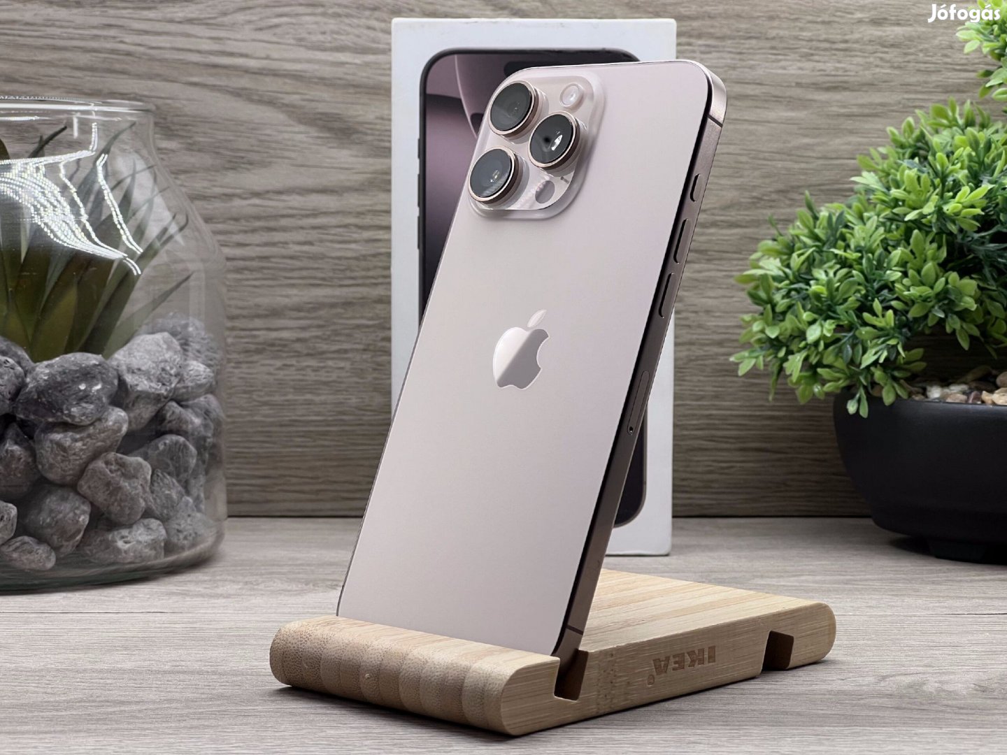 Hibátlan iPhone 16 Pro Max Desert Titanium 256GB 2 ÉV Garanciával