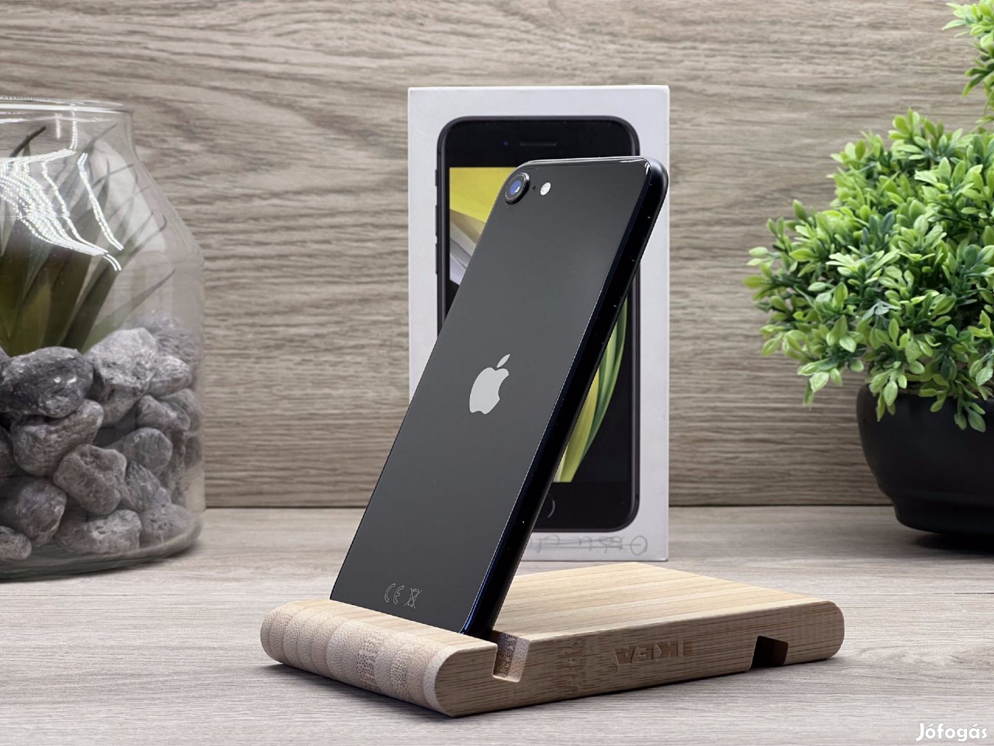 Hibátlan iPhone SE2020 Black 64GB 2 ÉV Garanciával Számlával Aksi