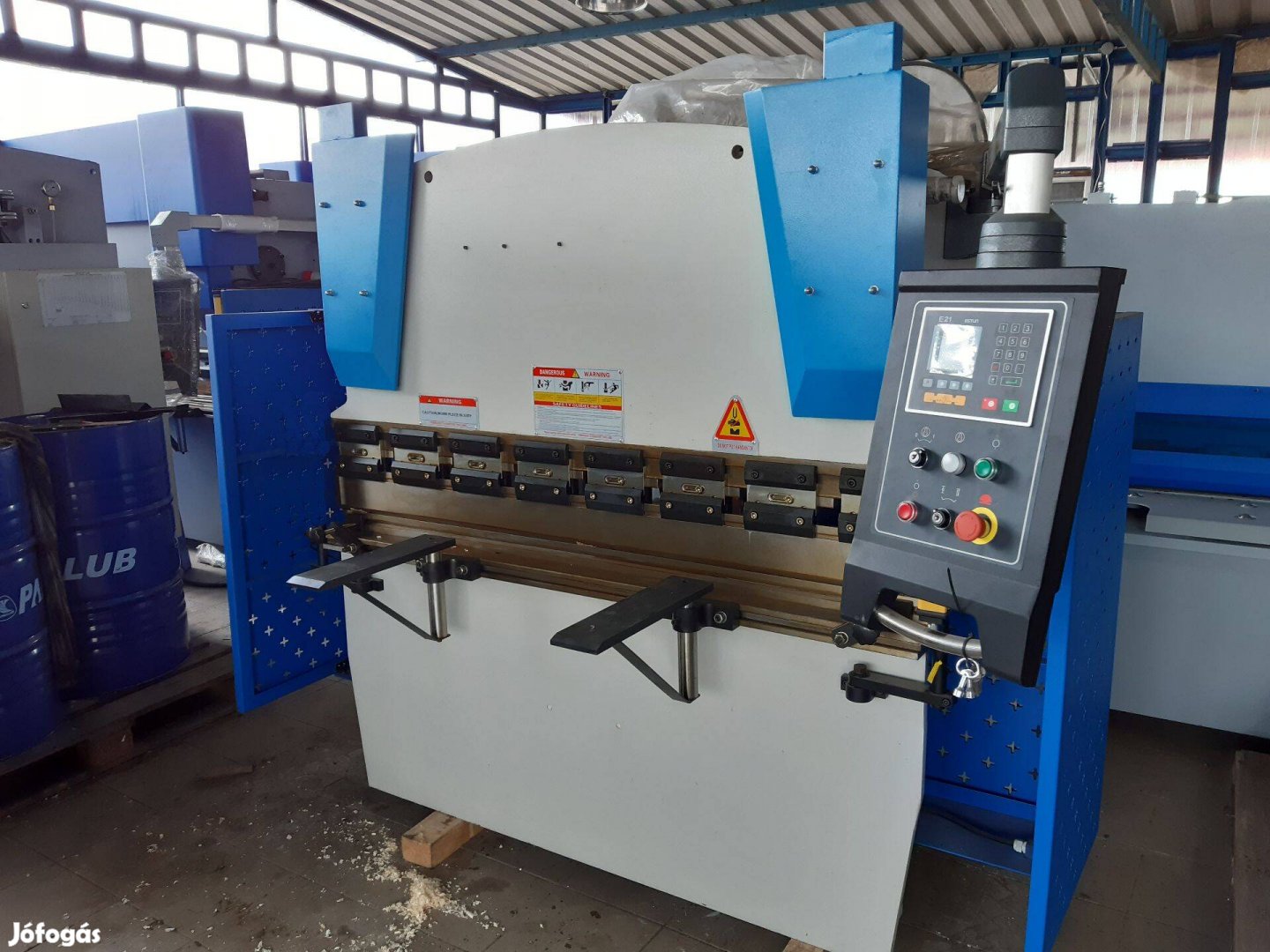 Hidraulikus élhajlító gép, lemezhajlító, 1600mm 30t Új! NC