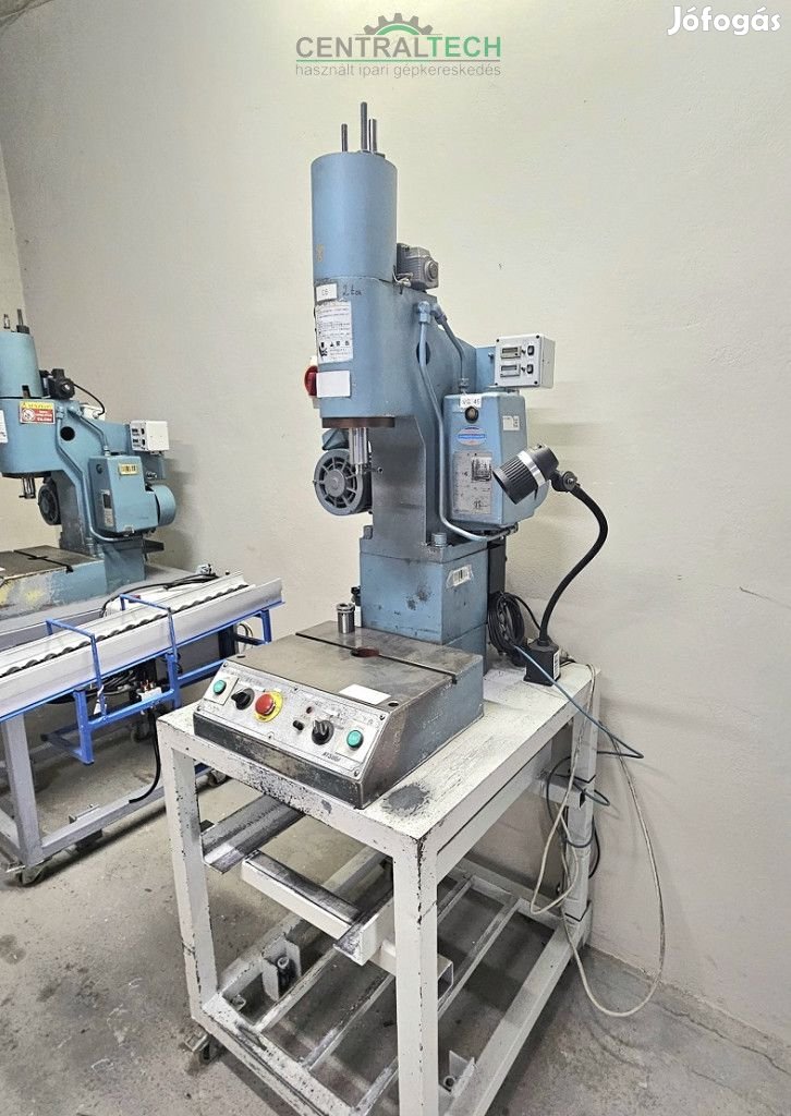 Hidraulikus prés 2 tpnnás Atsugi AP2M présgép