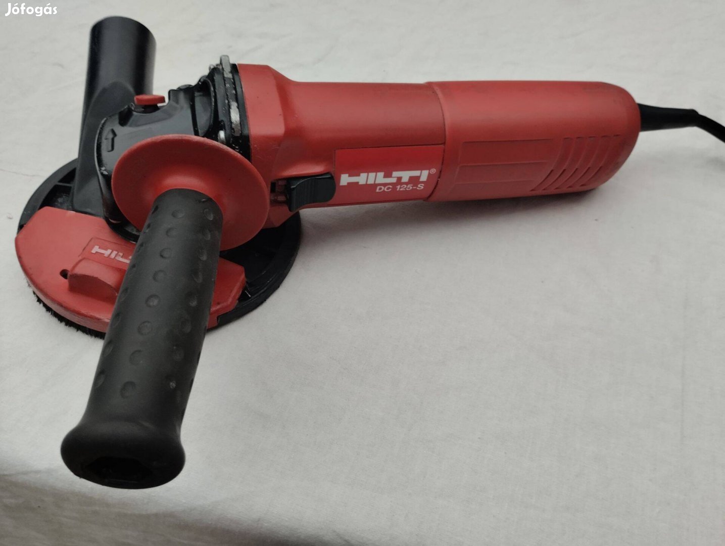 Hilti Betoncsiszoló, porelvezetős védőburkolattal, 1400W