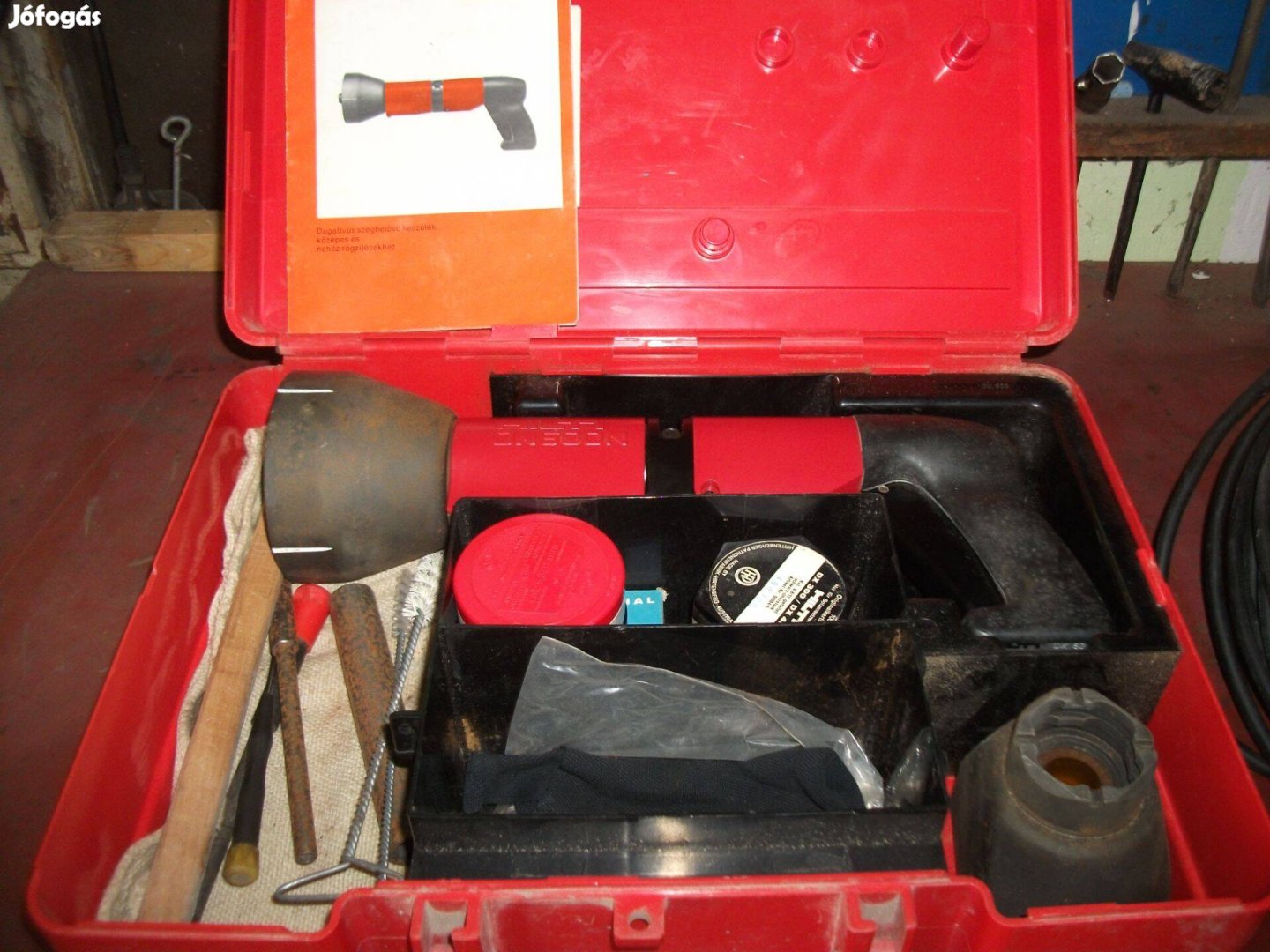 Hilti DX n szögbelövő kofferban