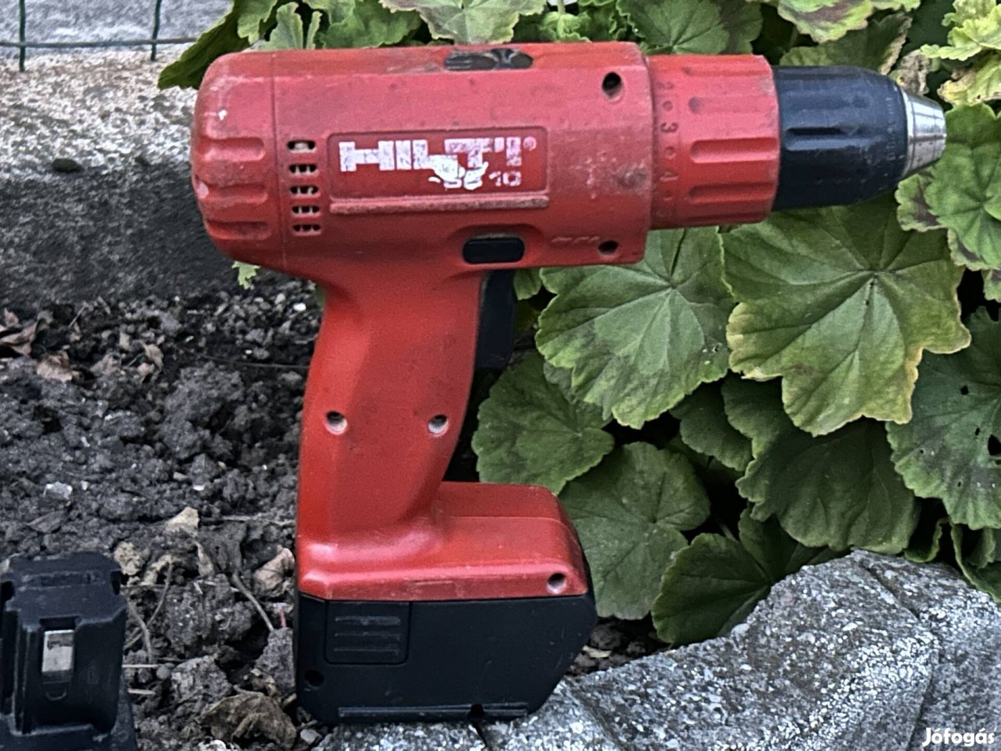 Hilti fúró és csavarbehajtó 9.6V