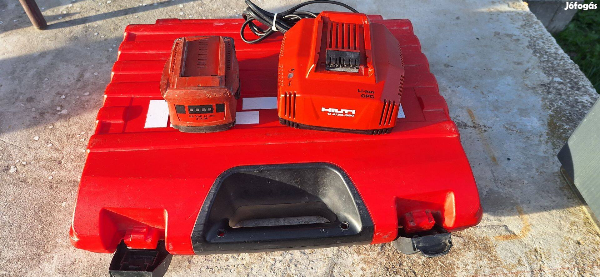 Hilti gyors töltő + akku + akkus fúró koffer