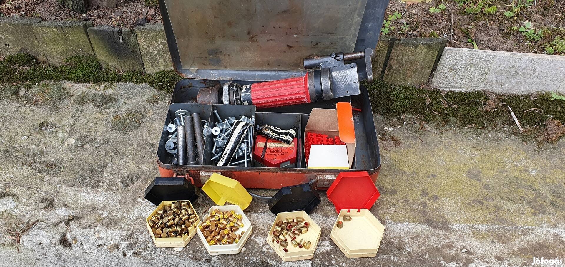 Hilti szögbelövő