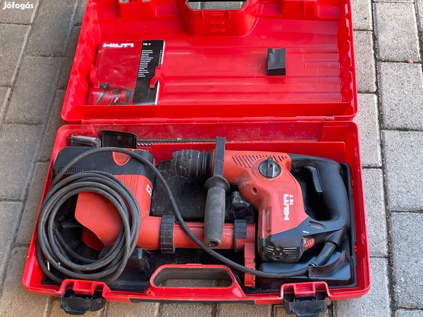 Hilti ütvefúró, porszívóval