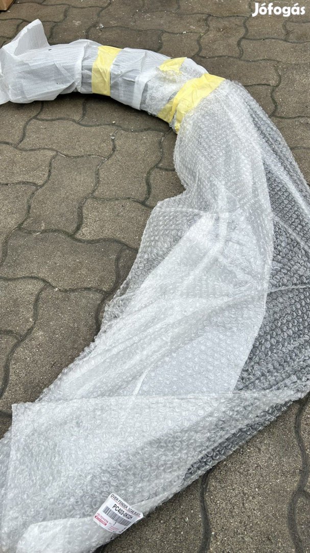 Hilux jobb hátsó sárvédő ív PC403-0K02H eladó