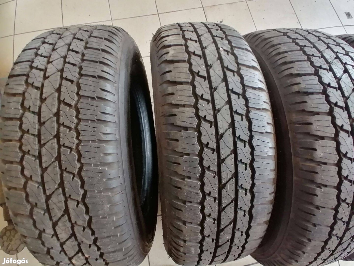 Hilux nyári gumi 265/65r17