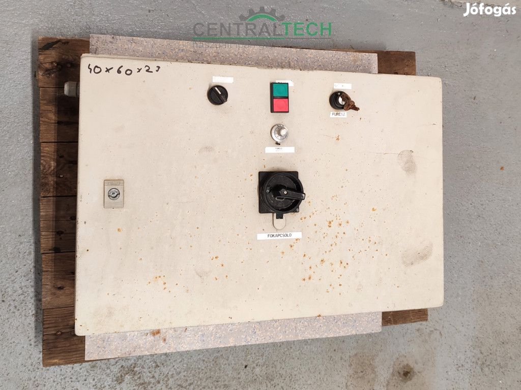 Himel kapcsolószekrény egy ajtós, acél szerelőlappal 400x600x260mm /c