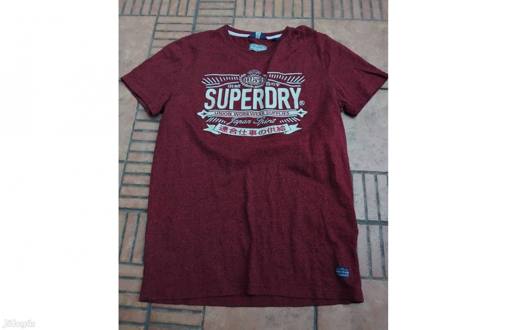 Hímzett Superdry póló L