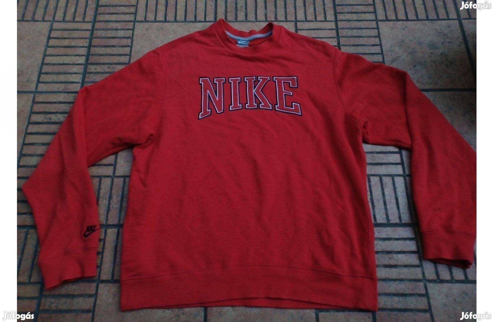 Hímzett eredeti Nike pulóver L XL