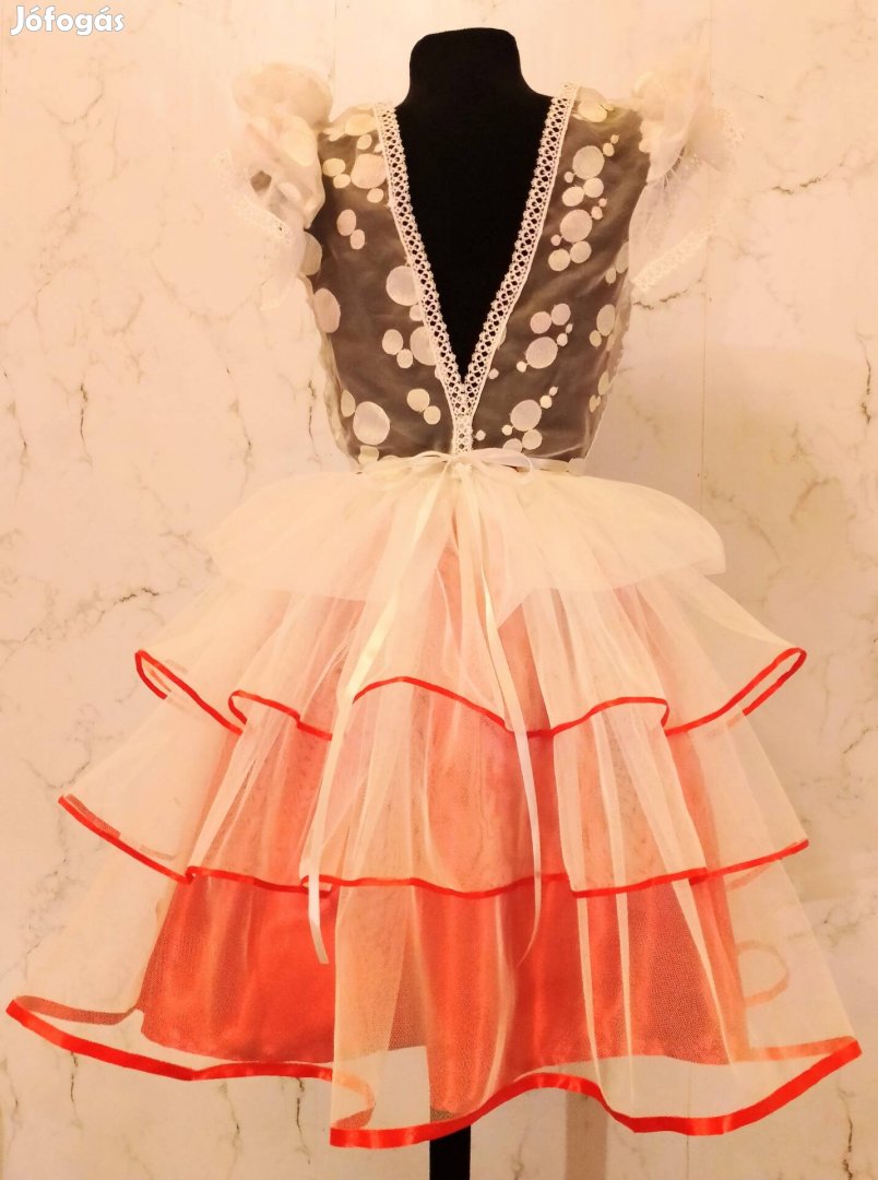 Hímzett modern magyaros ruhaszett