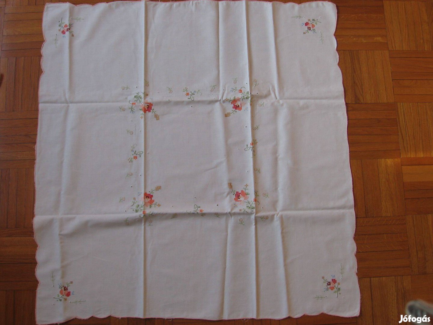Hímzett vászon terítő szett