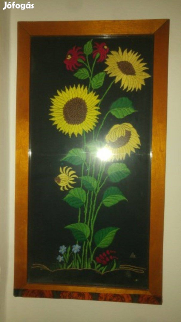 Hímzett virágkép 32x60cm rétegelt fa kerettel