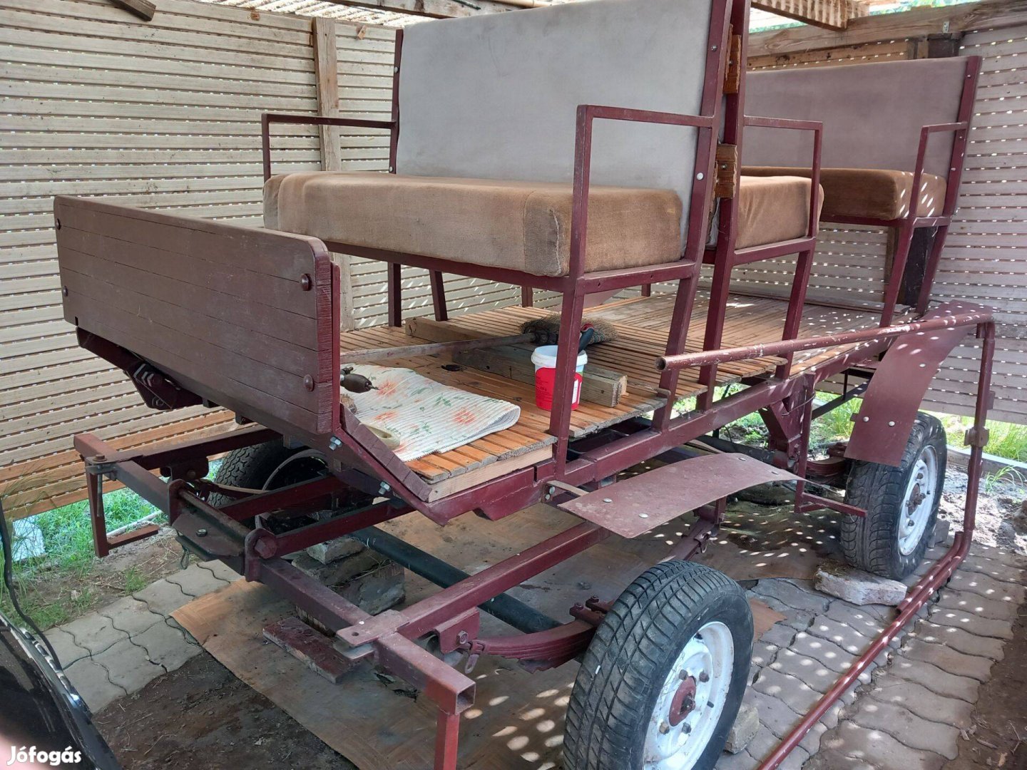 Hintó, jártató hintó, lovaskocsi