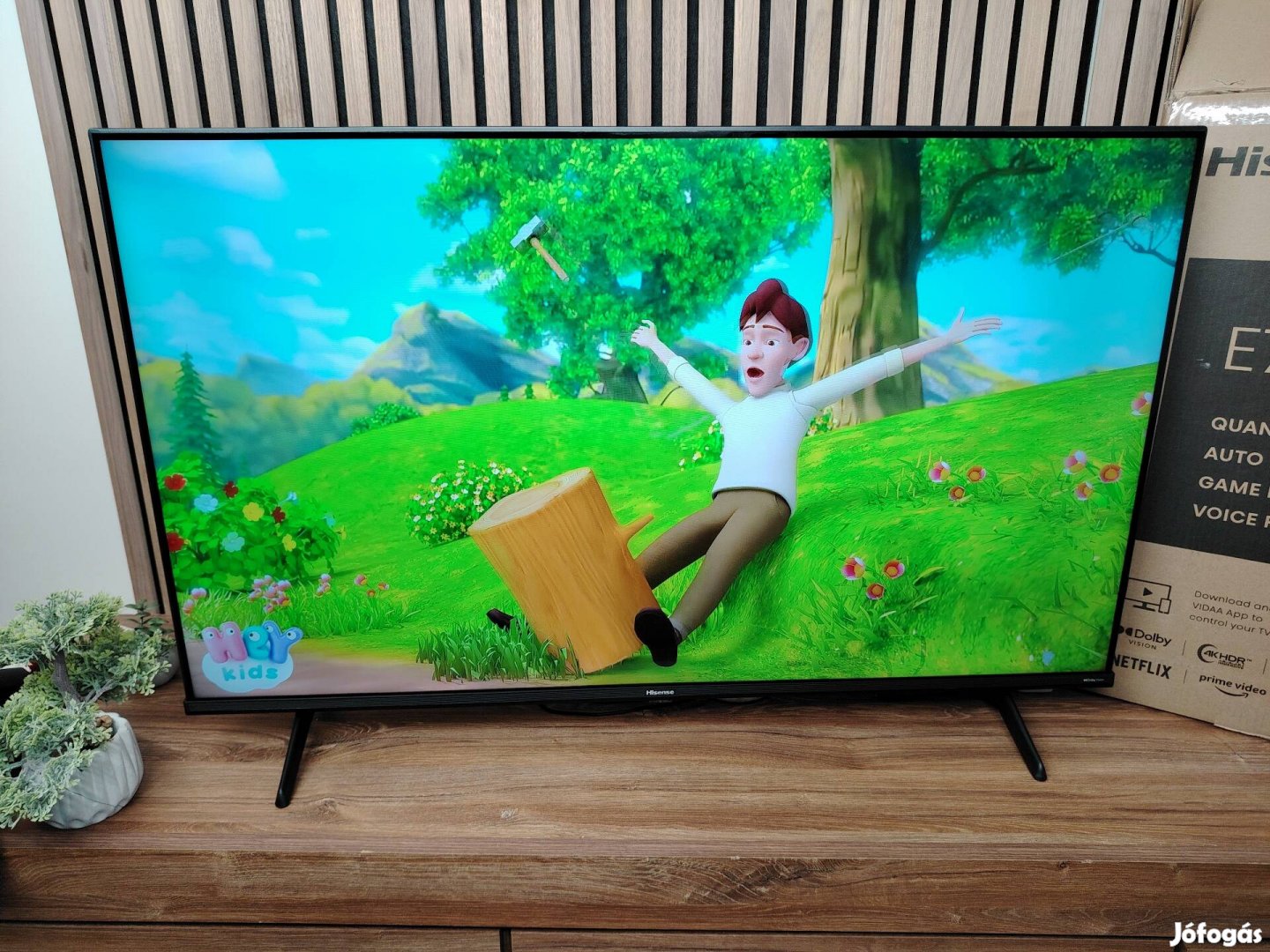 Hisense 110CM 4K SMART WIFI LED TV 