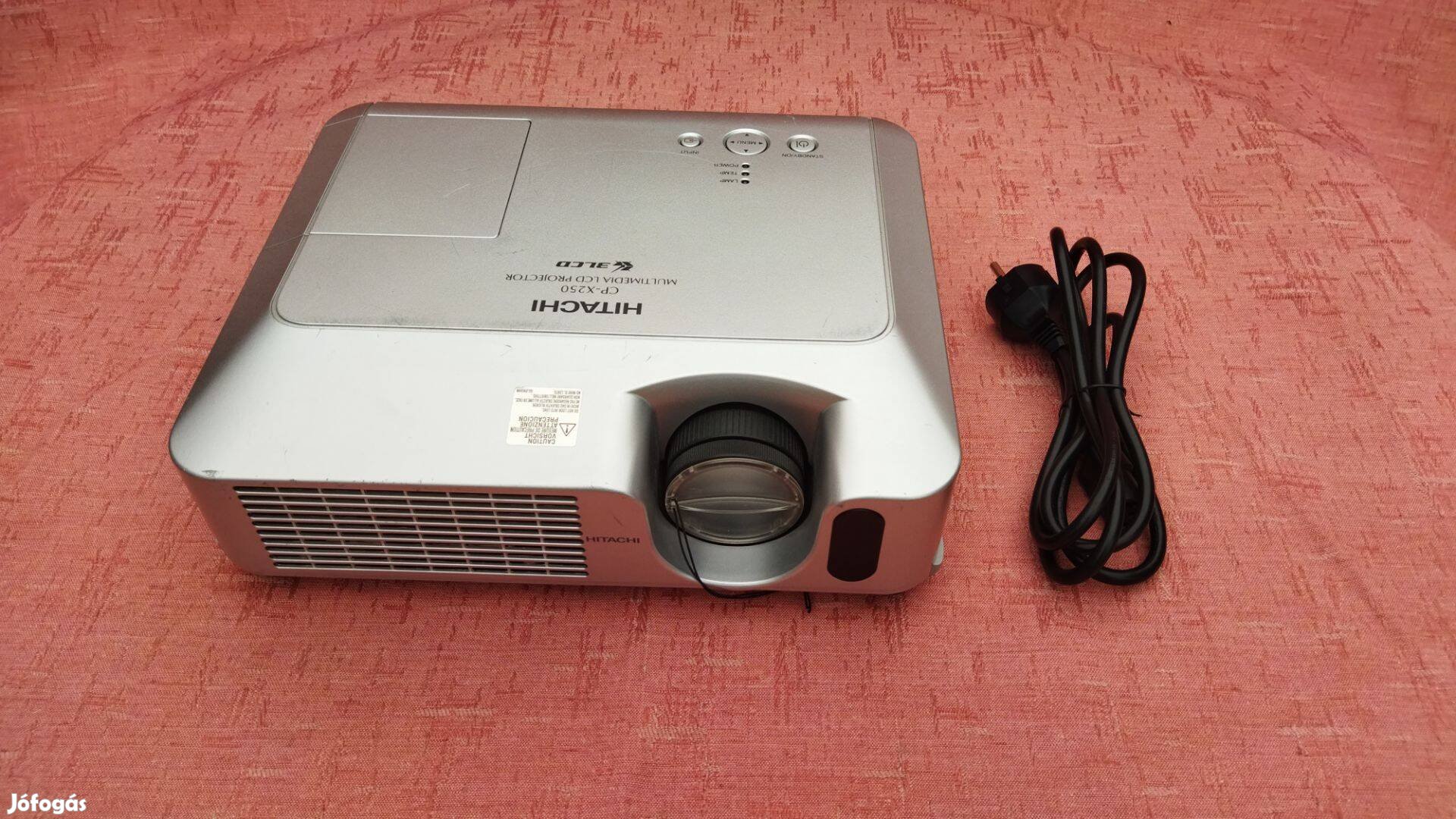 Hitachi CP-X250 Projector