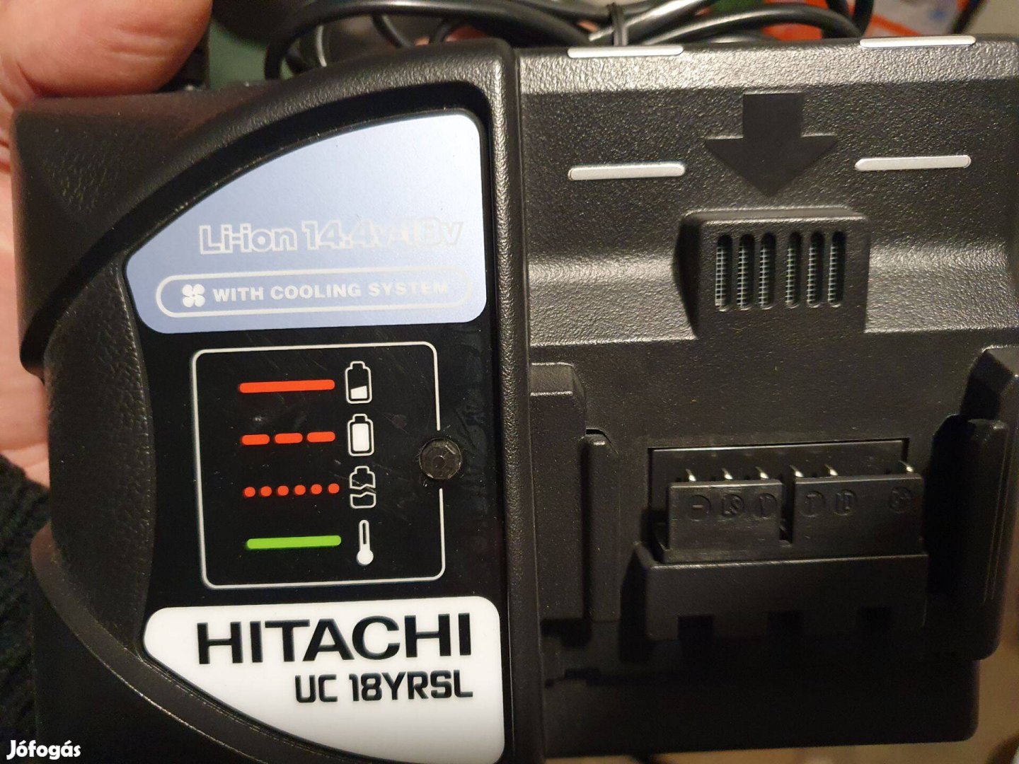 Hitachi Hikoki UC18Yrsl akkumulátor töltő