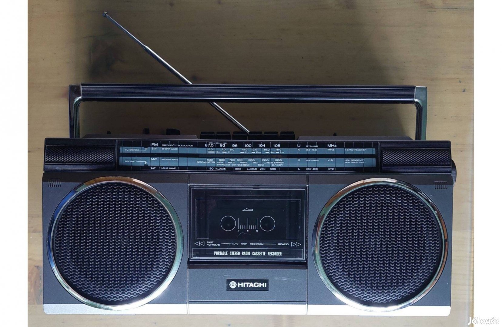 Hitachi TRK-6830E Sztereó Rádió AMFM Kazettás MAGNÓ Boombox