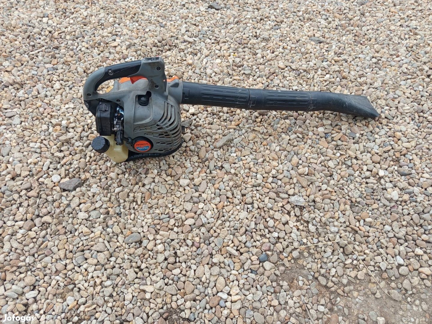 Hitachi benzinmotoros lombfúvó 