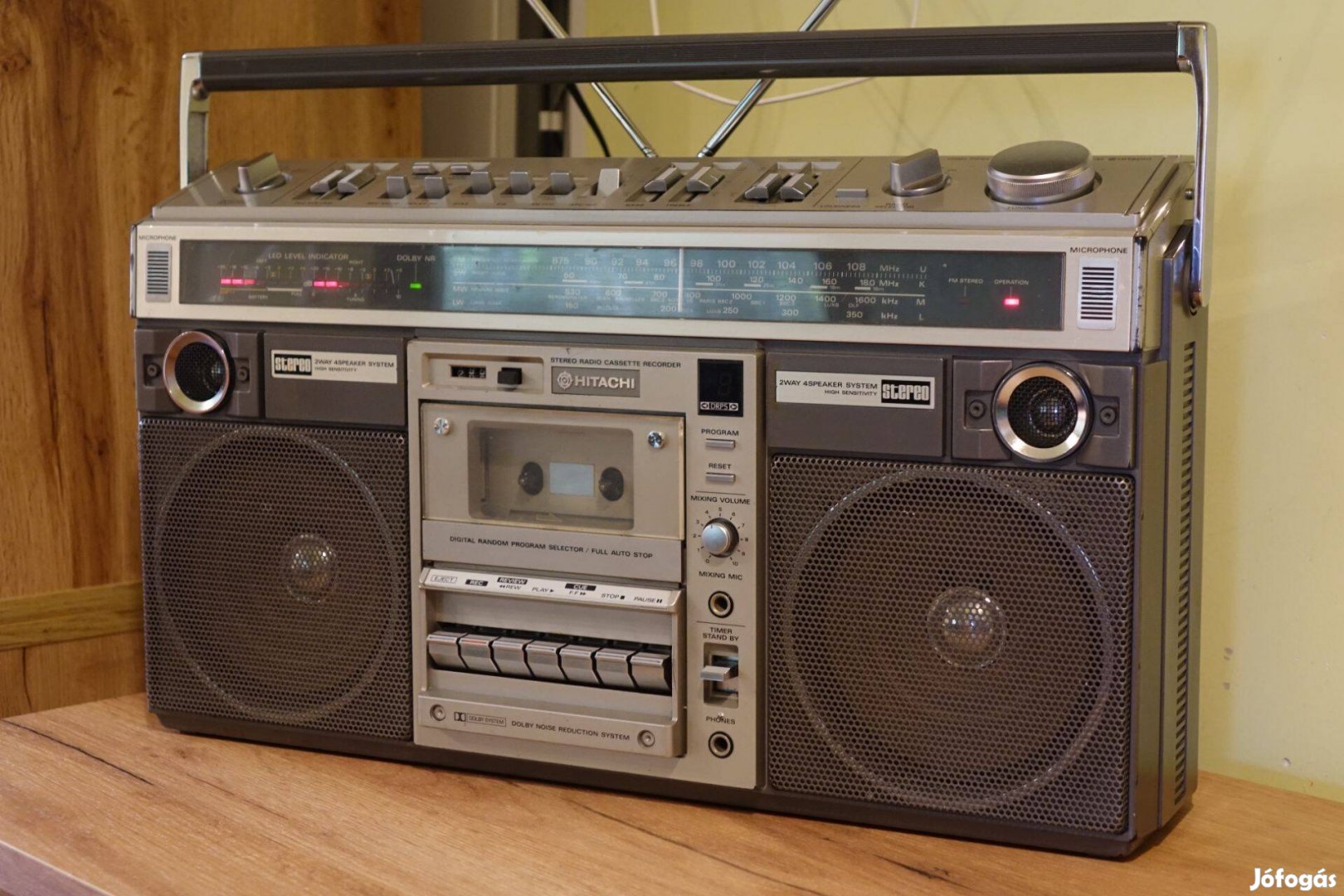 Hitachi boombox trk 8190e