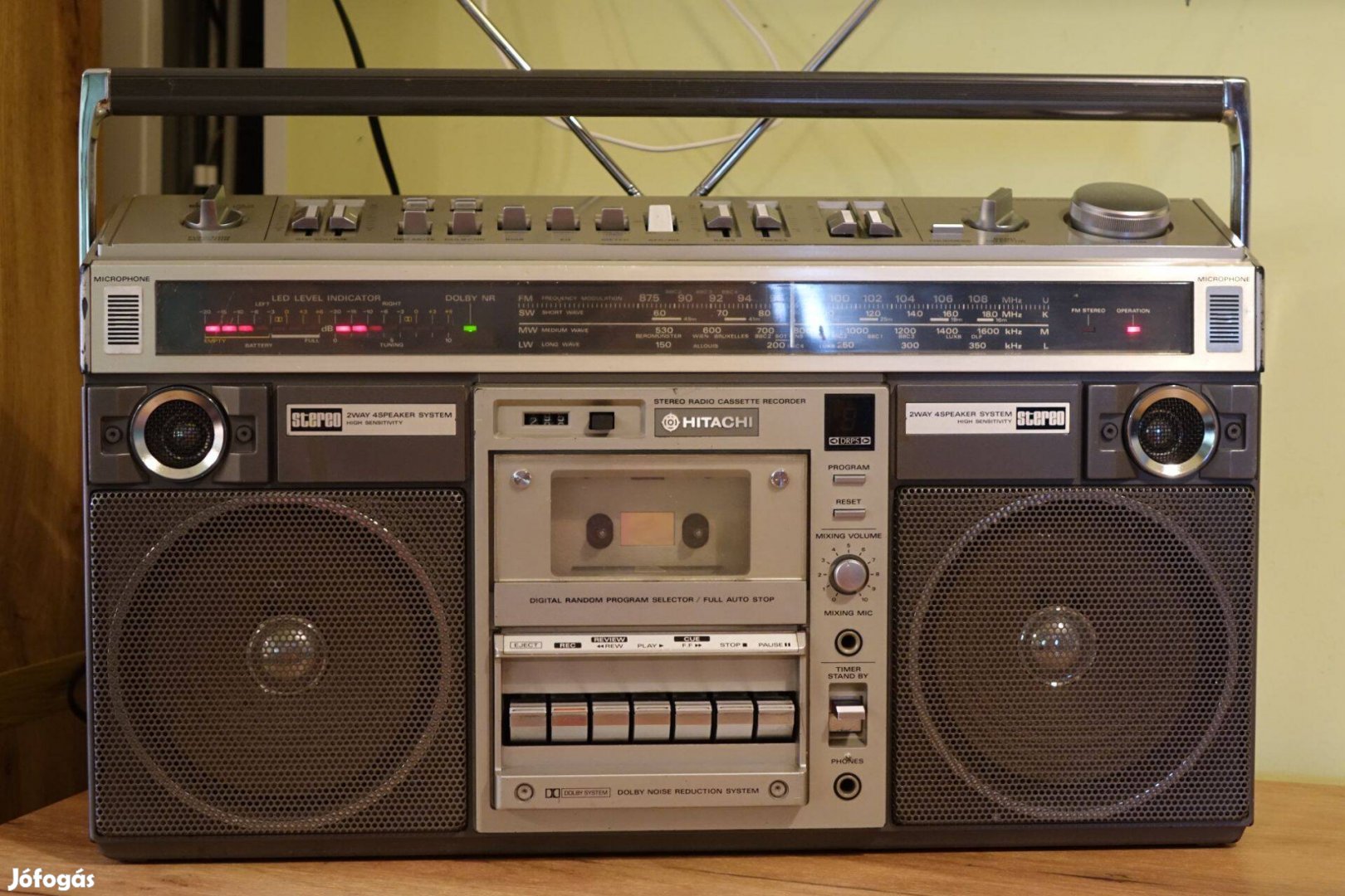 Hitachi trk 8190E boombox