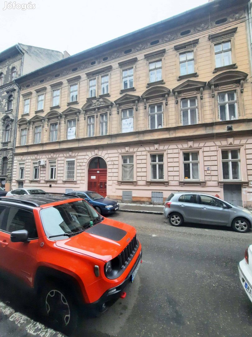 Hitelből is megvehető remek lakás a Bezerédj utcában