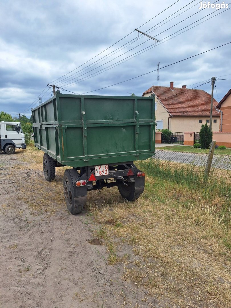 Hódgép pótkocsi