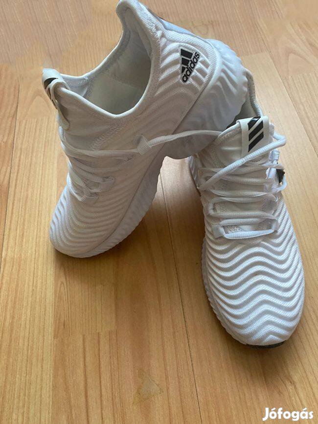 Hófehér Adidas Alphabounce Instrict cipő - 39