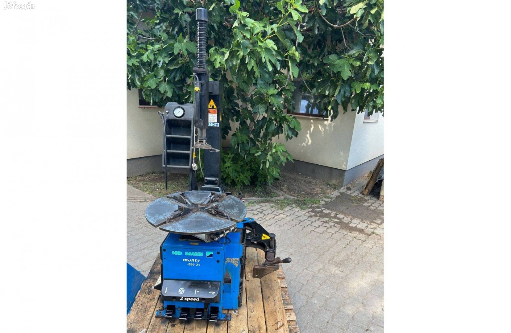 Hofmann gumiszerelőgép Monty 3300-24" 220V eladó