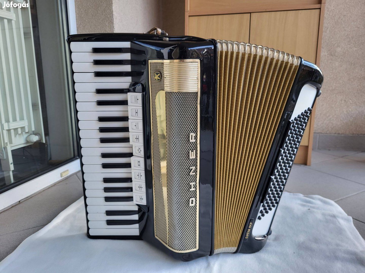 Hohner Lucia IVP 96 basszusos profi harmonika tangóharmonika