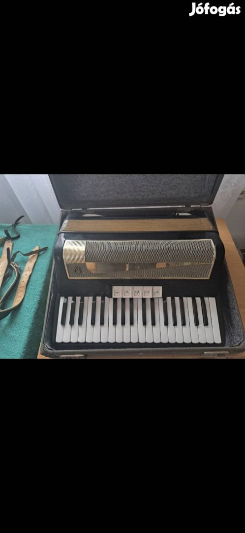 Hohner Lucia lll 96 basszusos harmónika eladó