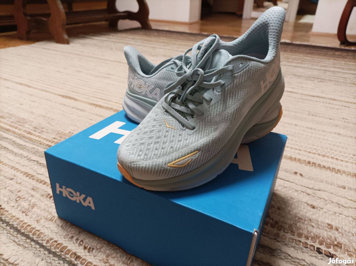 Hoka Clifton 9