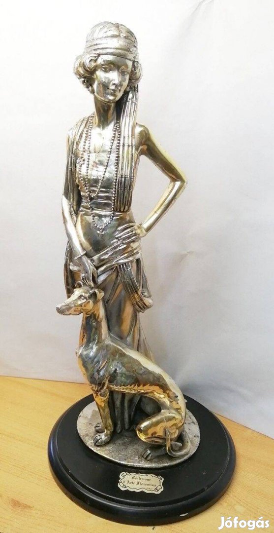 Hölgy kutyával, szecessziós stílusú ezüsttel bevont szobor Auro Belcar