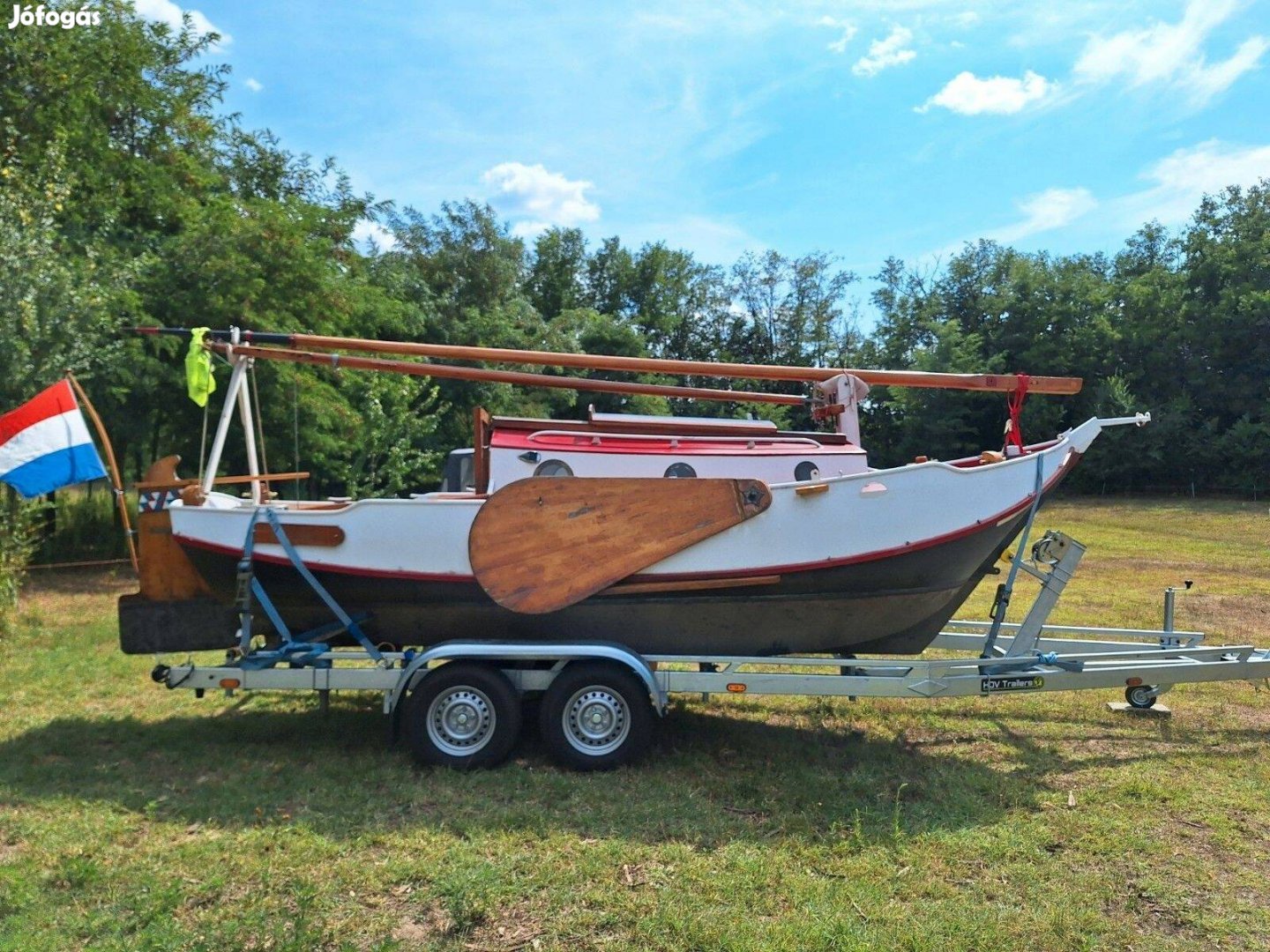 Holland , hagyományos motoros vitorlás hajó