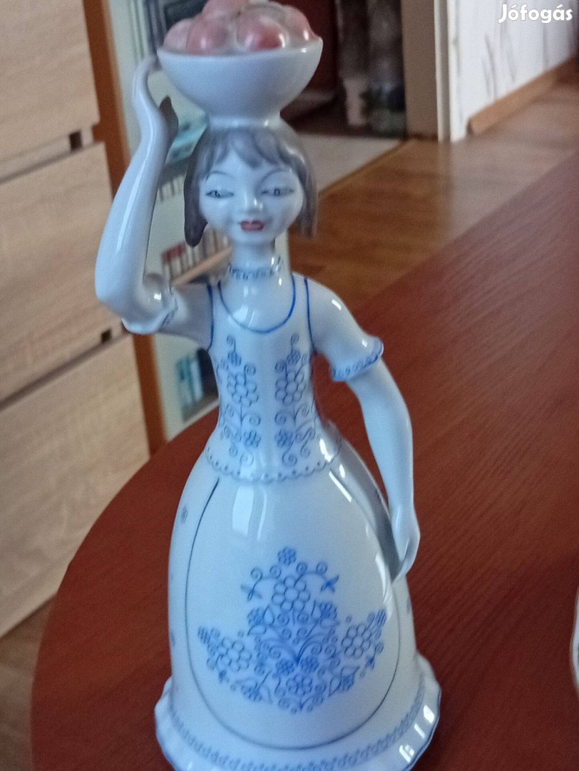 Hollóháza porcelán női figura jelzett hibátlan