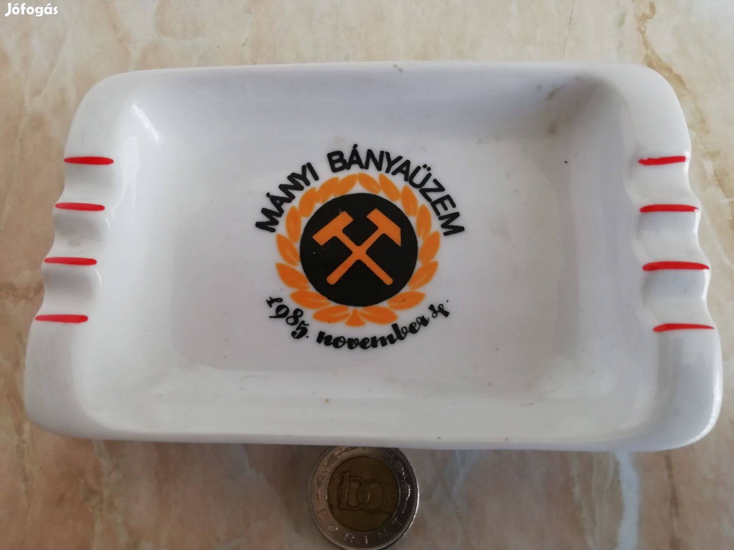 Hollóházi 1985-ös jubileumi db Mányi Bányaüzem hamutálja