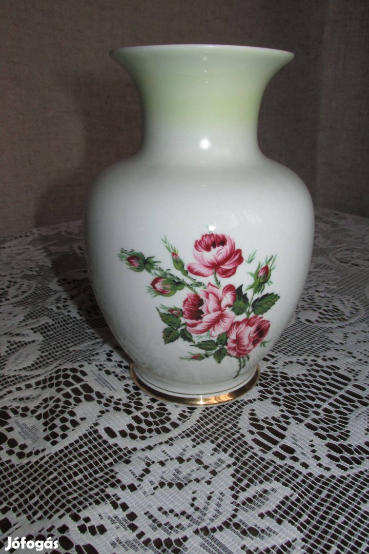Hollóházi Porcelán váza aranyozott, kézzel festett