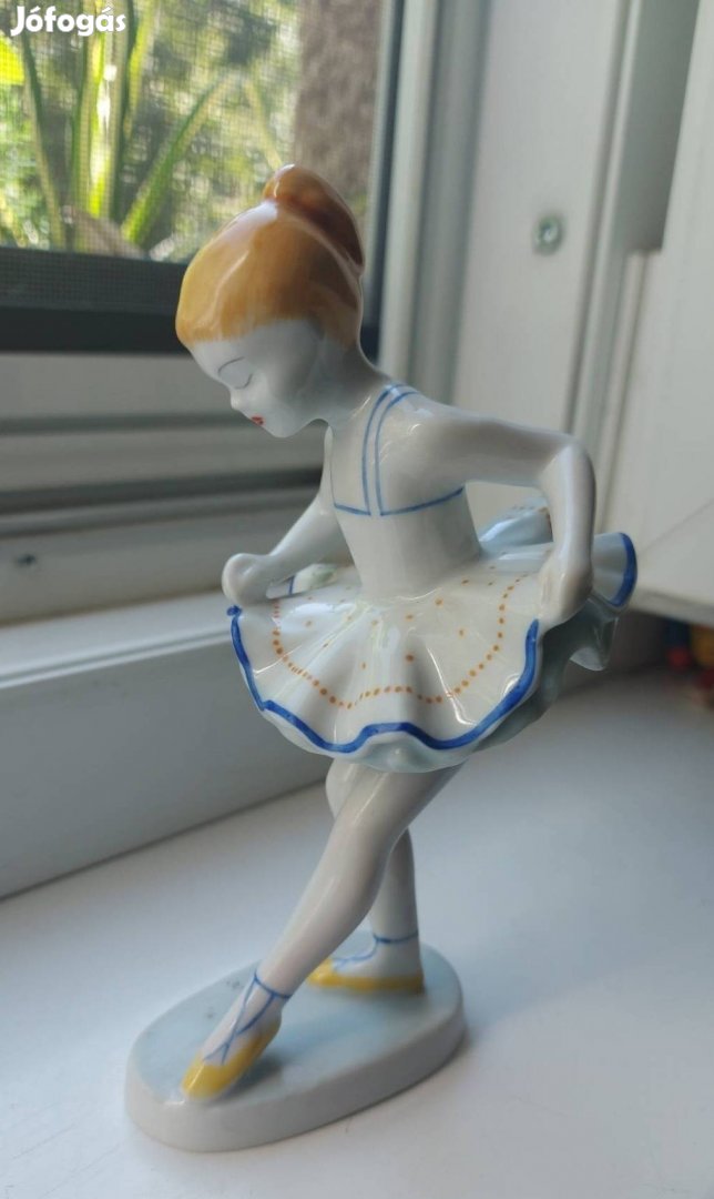 Hollóházi  balerina porcelán szobor 