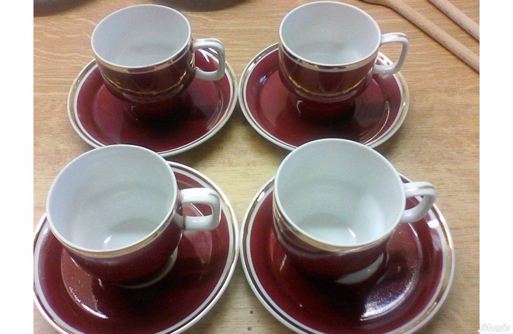 Hollóházi bordó kávés csészék és -aljak arany széllel